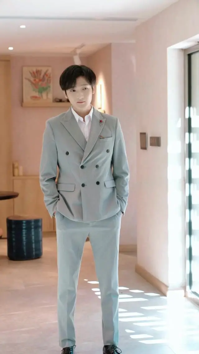 《通天战婿》：都市爽文流，看落魄战神如何逆袭，拳拳到肉燃爆全场！